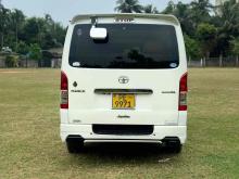 https://riyasewana.com/uploads/toyota-kdh-super-1119550724553.jpg