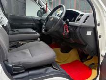 https://riyasewana.com/uploads/toyota-kdh-super-1715014824611.jpg