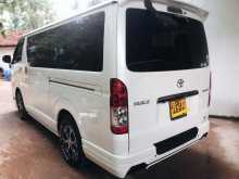 https://riyasewana.com/uploads/toyota-kdh-super-2015-2416402612362.jpg