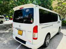 https://riyasewana.com/uploads/toyota-kdh-super-714564022332.jpg