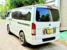 https://riyasewana.com/uploads/toyota-kdh-super-9904284932.jpg