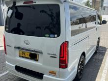 https://riyasewana.com/uploads/toyota-kdh-trh-1221105717783.jpg