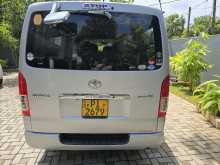 https://riyasewana.com/uploads/toyota-kdh-trh-271120224493.jpg