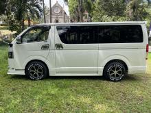 https://riyasewana.com/uploads/toyota-kdh-trh-78484917546.jpg