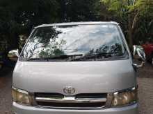 Toyota KDH 200 2004 Van