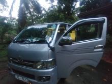 Toyota KDH 200 2006 Van