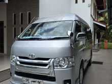 Toyota KDH 200 Medium High Roof 2006 Van