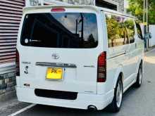 https://riyasewana.com/uploads/toyota-kdh201v-2011-2111564312412.jpg