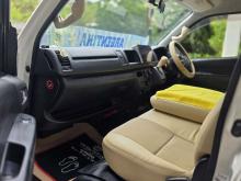 https://riyasewana.com/uploads/toyota-kdh221-highroof-30900536204.jpg