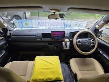 https://riyasewana.com/uploads/toyota-kdh221-highroof-8912216204.jpg