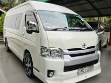 Toyota KDH223B High Roof Japan 2017 Van