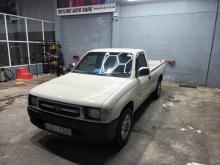 Toyota KFLN142 2002 Pickup