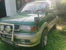 Toyota CRYSTA 2000 SUV