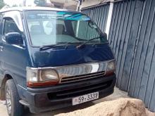 Toyota Dolphin LH102 1990 Van