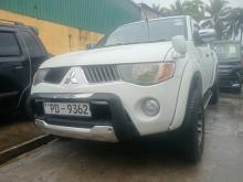 Toyota L200 2007 Van