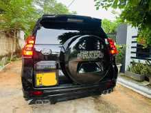 https://riyasewana.com/uploads/toyota-laand-cruiser-2012-816281712242.jpg