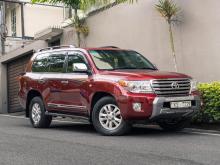 Toyota Land Cruiser V8 2011 SUV