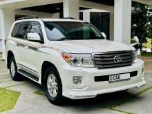 Toyota Land Cruiser VX V8 2013 SUV