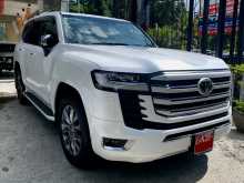 Toyota LAND CRUISER LC300 2024 SUV