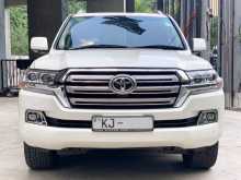 Toyota LAND CRUISER V8 2010 SUV