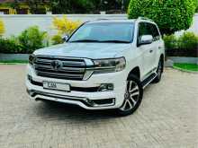 Toyota Land Cruiser Sahara V8 2015 SUV