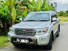 Toyota Land Cruiser VX V8 2011 SUV