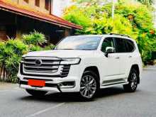 Toyota Land Cruiser ZX LC300 V6 2023 SUV