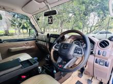 https://riyasewana.com/uploads/toyota-land-cruiser-1317441617696.jpg