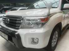 Toyota Land Cruiser V8 2011 SUV