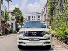 Toyota LAND CRUISER SAHARA V8 2017 SUV