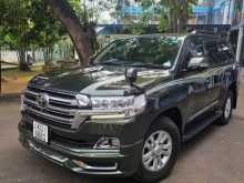 Toyota Land Cruiser V8 2012 SUV