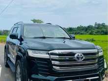 Toyota Land Cruiser V8 Zx Fully Loaded 2023 2015 SUV