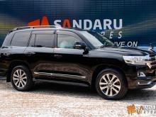 Toyota Land Cruiser AX V8 202 2017 SUV