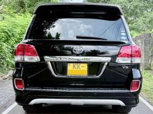 https://riyasewana.com/uploads/toyota-land-cruiser-187353117395.jpg