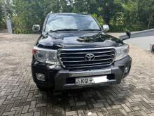 Toyota Land Cruiser V8 VX 2011 SUV