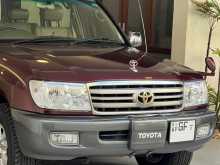 Toyota Land Cruiser Sahara 100 VX 2000 SUV