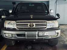 Toyota Land Cruiser Sahara 100 2000 SUV