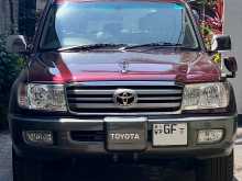 Toyota Land Cruiser Sahara 100 Series 2000 SUV