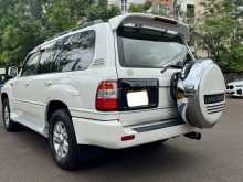https://riyasewana.com/uploads/toyota-land-cruiser-2001-418272112173.jpg