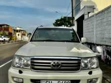 Toyota Land Cruiser 100 V8 2002 SUV