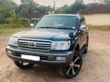 Toyota Land Cruiser Sahara 2003 SUV