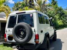 https://riyasewana.com/uploads/toyota-land-cruiser-2005-168563612624.jpg