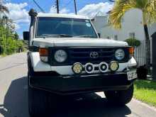 Toyota Land Cruiser 2005 SUV