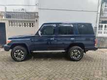 https://riyasewana.com/uploads/toyota-land-cruiser-2005-916342212403.jpg