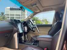 https://riyasewana.com/uploads/toyota-land-cruiser-2010-1112105712094.jpg