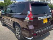 https://riyasewana.com/uploads/toyota-land-cruiser-2010-1112105712853.jpg