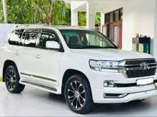 Toyota Land Cruiser Sahara V8 2010 SUV