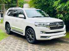 Toyota Land Cruiser Sahara V8 2010 SUV