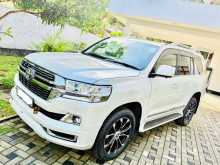 Toyota Land Cruiser Sahara V8 2010 SUV
