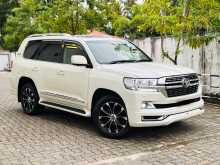 Toyota Land Cruiser Sahara V8 2010 SUV